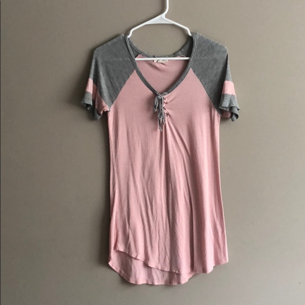 Pink and grey short sleeve top!